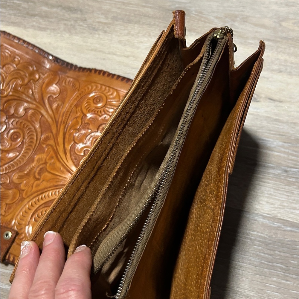 Handcrafted Brown Leather Reversible Purse no strap - Picture 8 of 9
